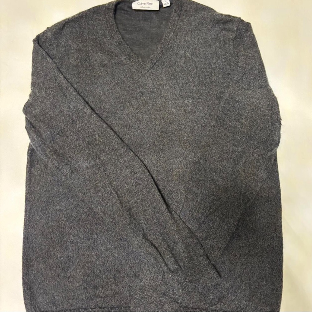 Calvin Klein Gray V-Neck Sweater Classic Knit